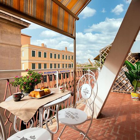 Smart Home - Trilocale Con Parcheggio Privato Rome Bagian luar foto